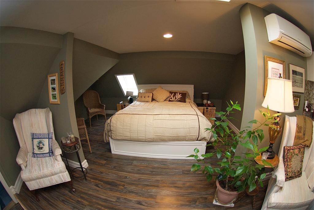 Bondy House Bed & Breakfast Amherstburg Eksteriør billede