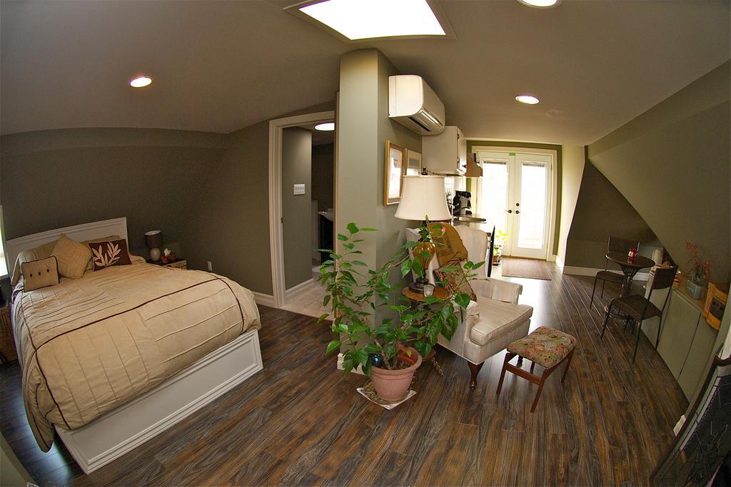 Bondy House Bed & Breakfast Amherstburg Eksteriør billede
