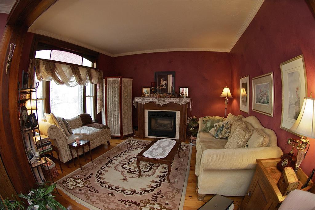 Bondy House Bed & Breakfast Amherstburg Eksteriør billede