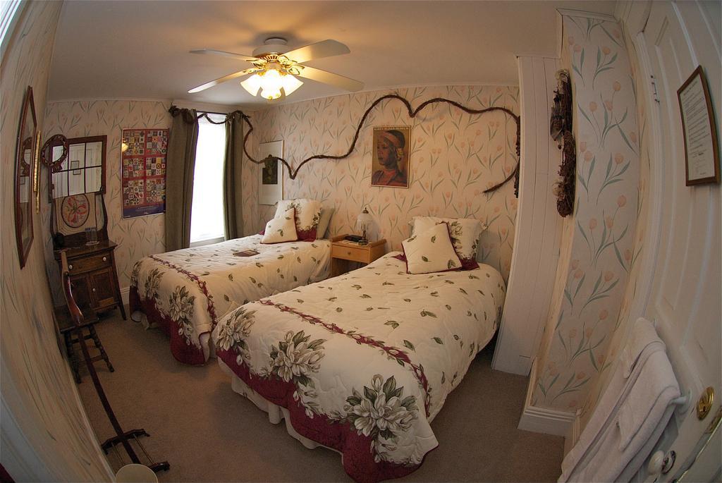 Bondy House Bed & Breakfast Amherstburg Eksteriør billede